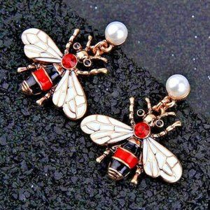 Red Honey BEE Rhinestone Pearl Enamel Earrings